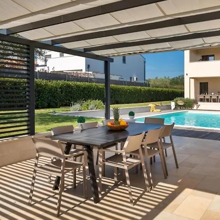 Amoroso By 4*